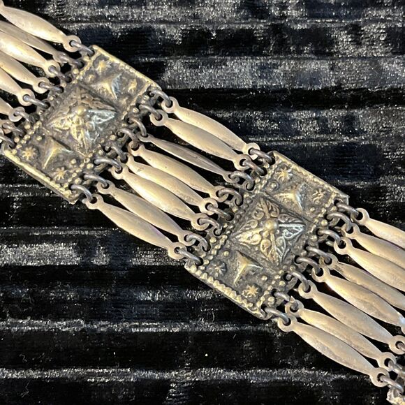 Vintage Alpaca Silver Mexico Mayan Articulated Repousse wide Link Bracelet  7.5” - Picture 3 of 10